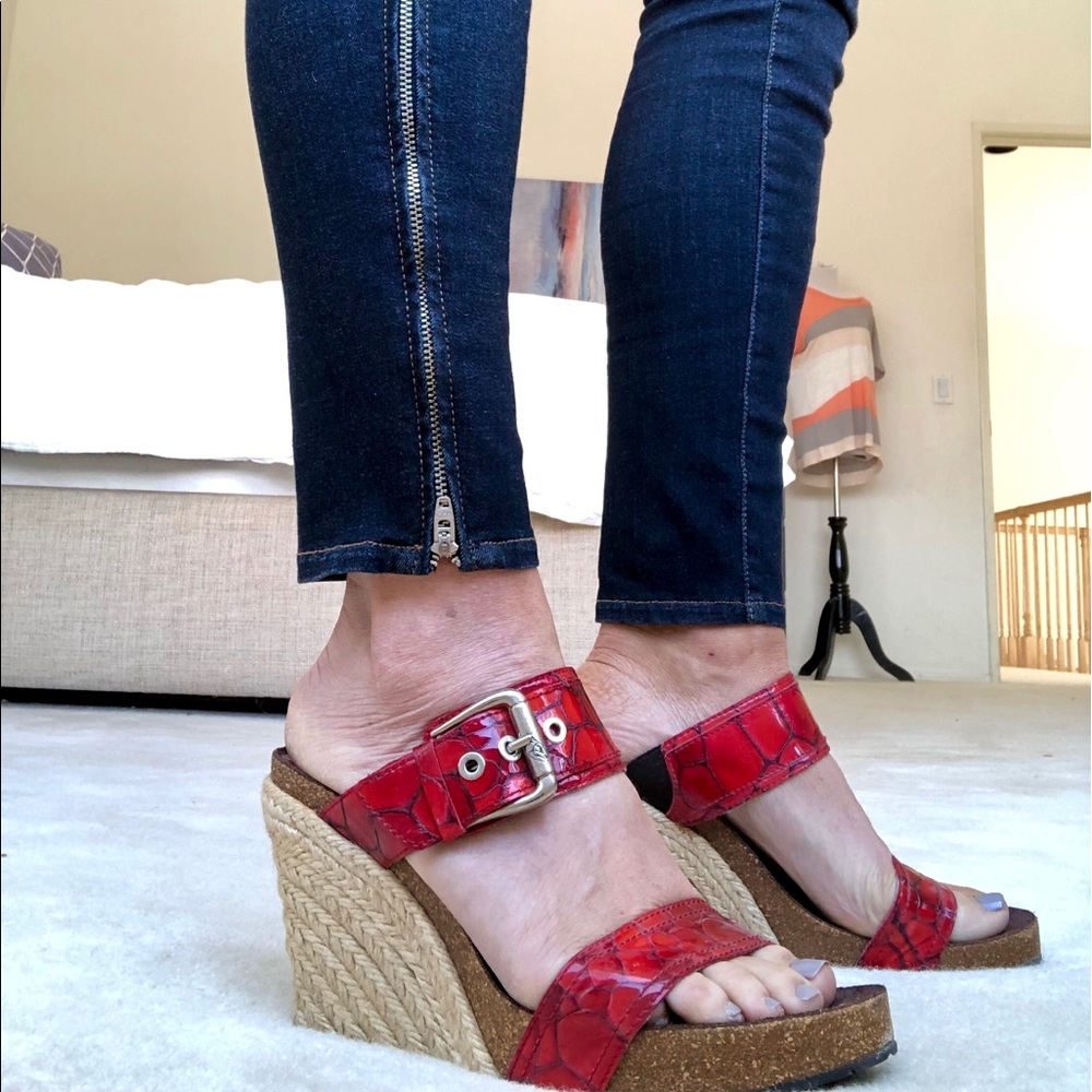 Donald J Pliner Leather Wedges